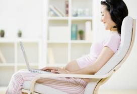 Gối loãm giúp bảo vệ lưng bà bầu