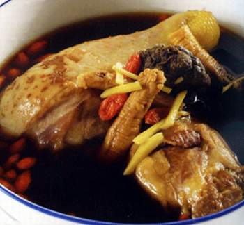 Gà hầm tam thất tốt